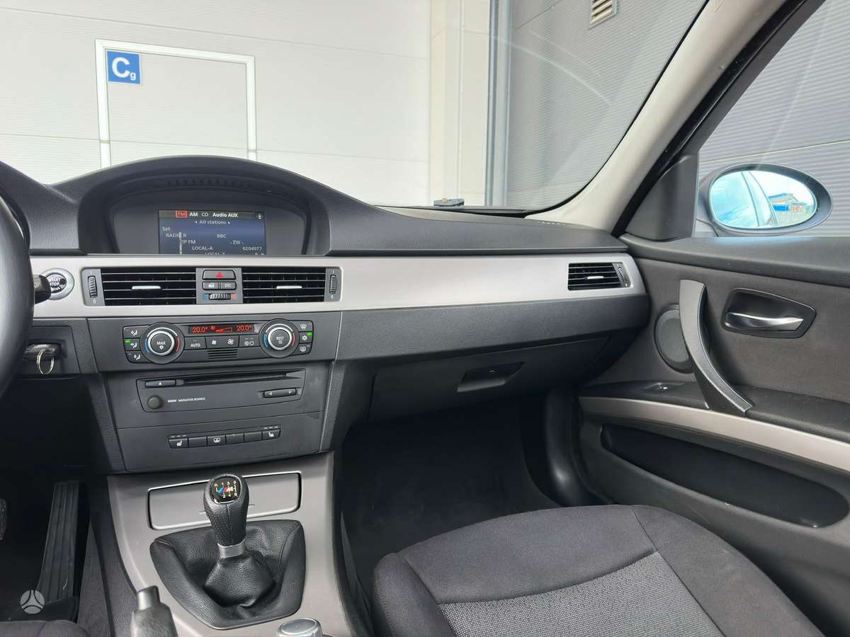 BMW 325, 3.0 l., Седан