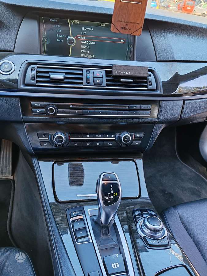 BMW 520, 2.0 l., Седан
