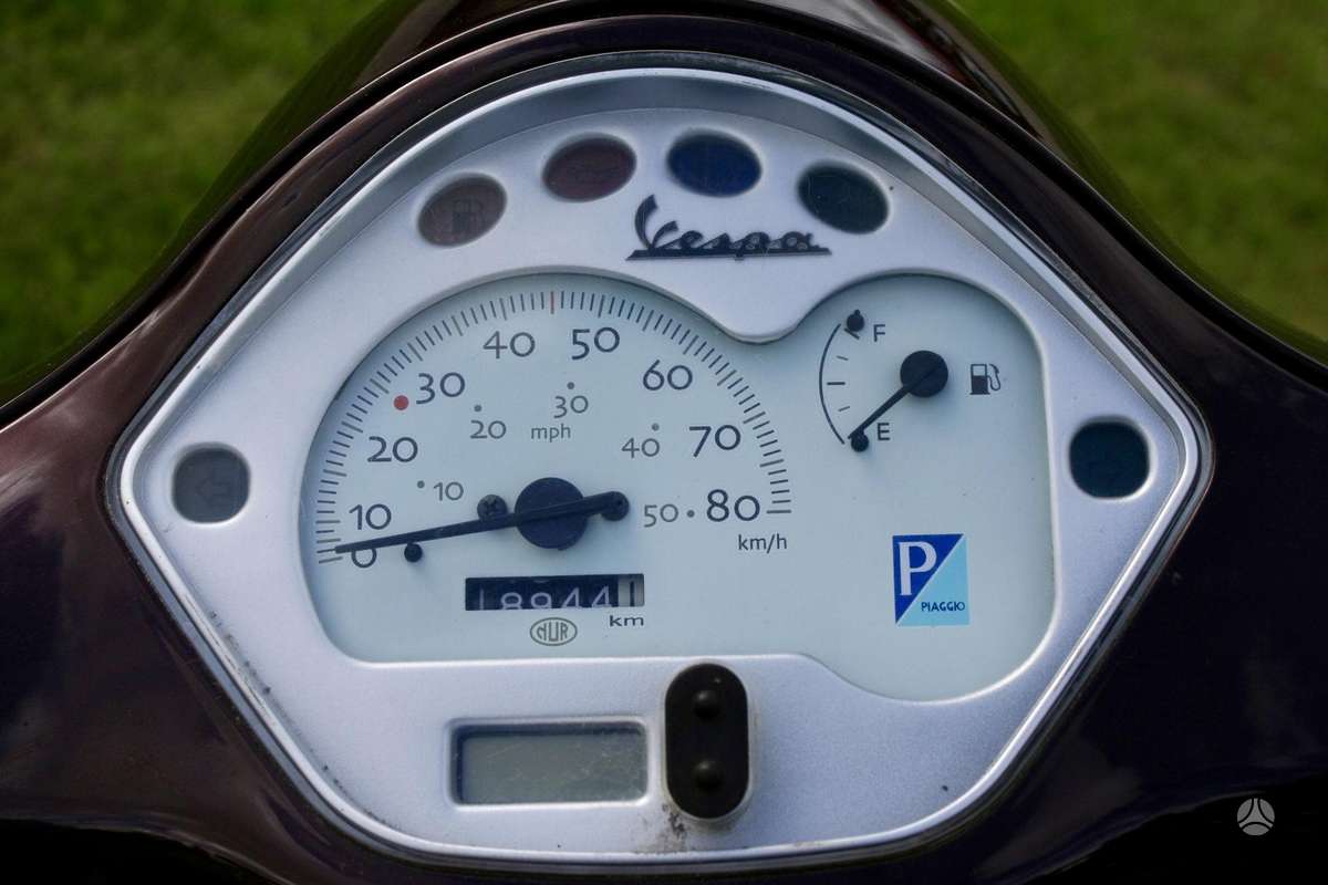 Piaggio Vespa 50cc, мотороллеры / мопеды