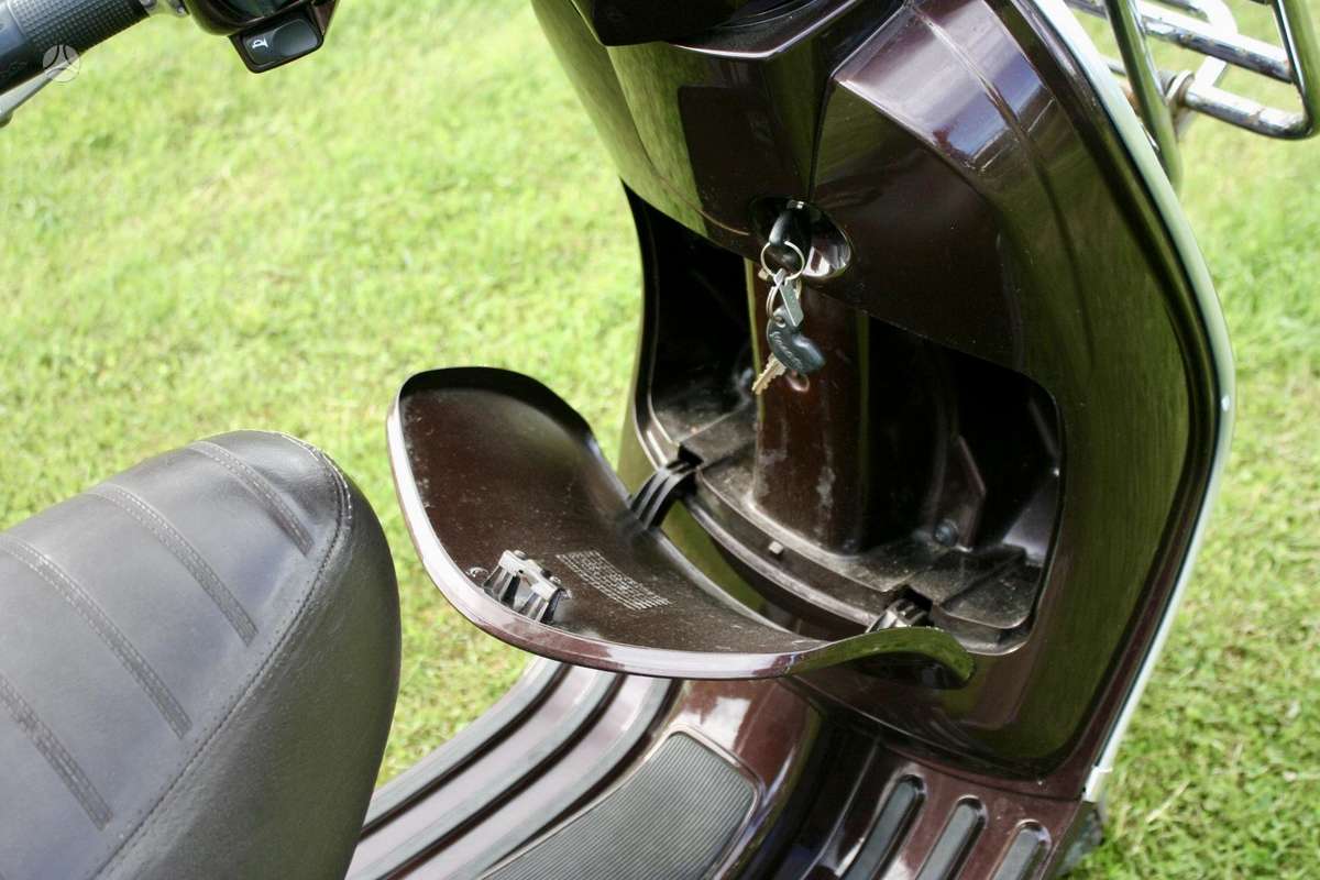 Piaggio Vespa 50cc, мотороллеры / мопеды