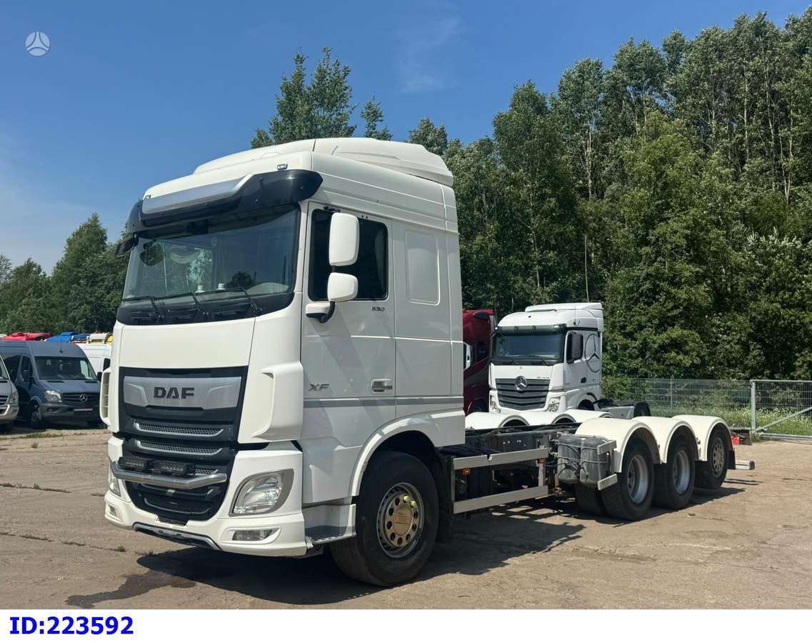 DAF XF 530 8x4 (Steering Axle), шасси