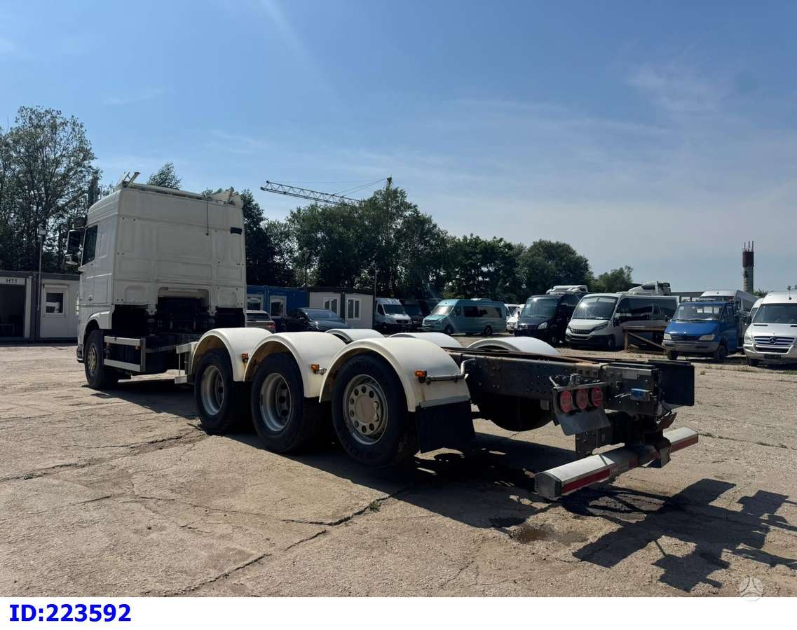 DAF XF 530 8x4 (Steering Axle), шасси