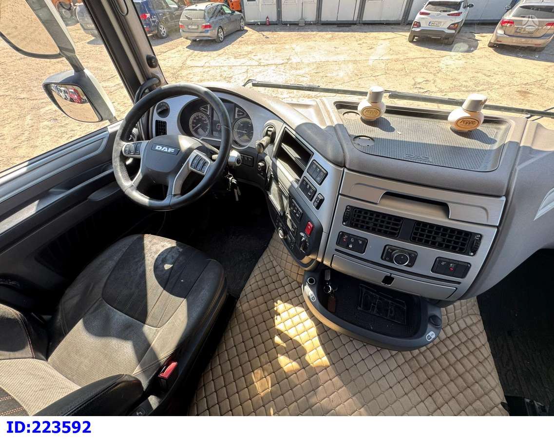 DAF XF 530 8x4 (Steering Axle), шасси