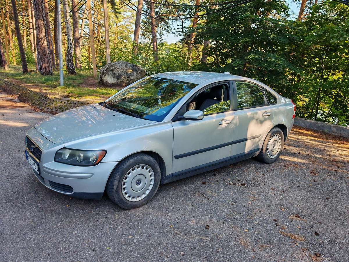 Volvo S40, 1.8 l., Седан