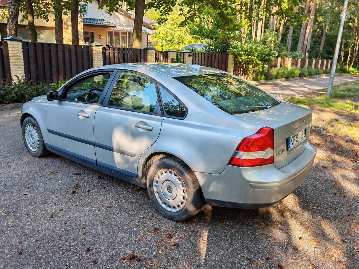 Volvo S40, 1.8 l., Седан