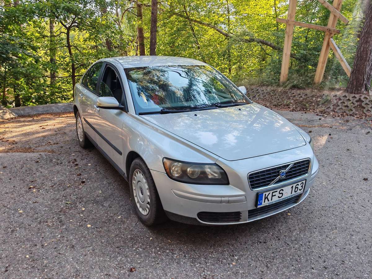 Volvo S40, 1.8 l., Седан