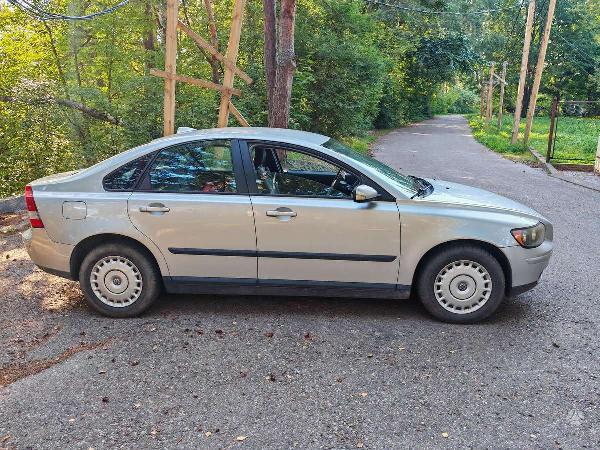 Volvo S40, 1.8 l., Седан