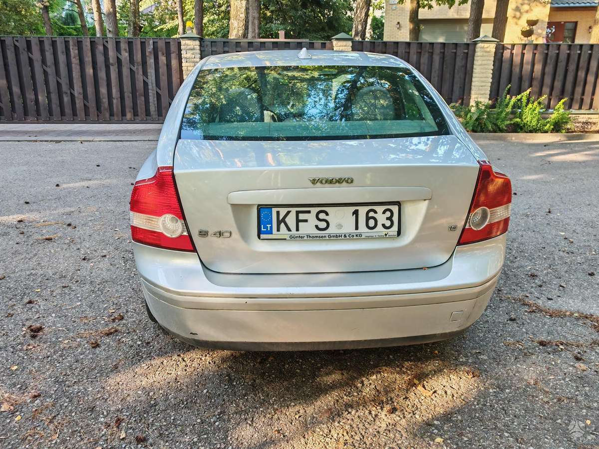 Volvo S40, 1.8 l., Седан