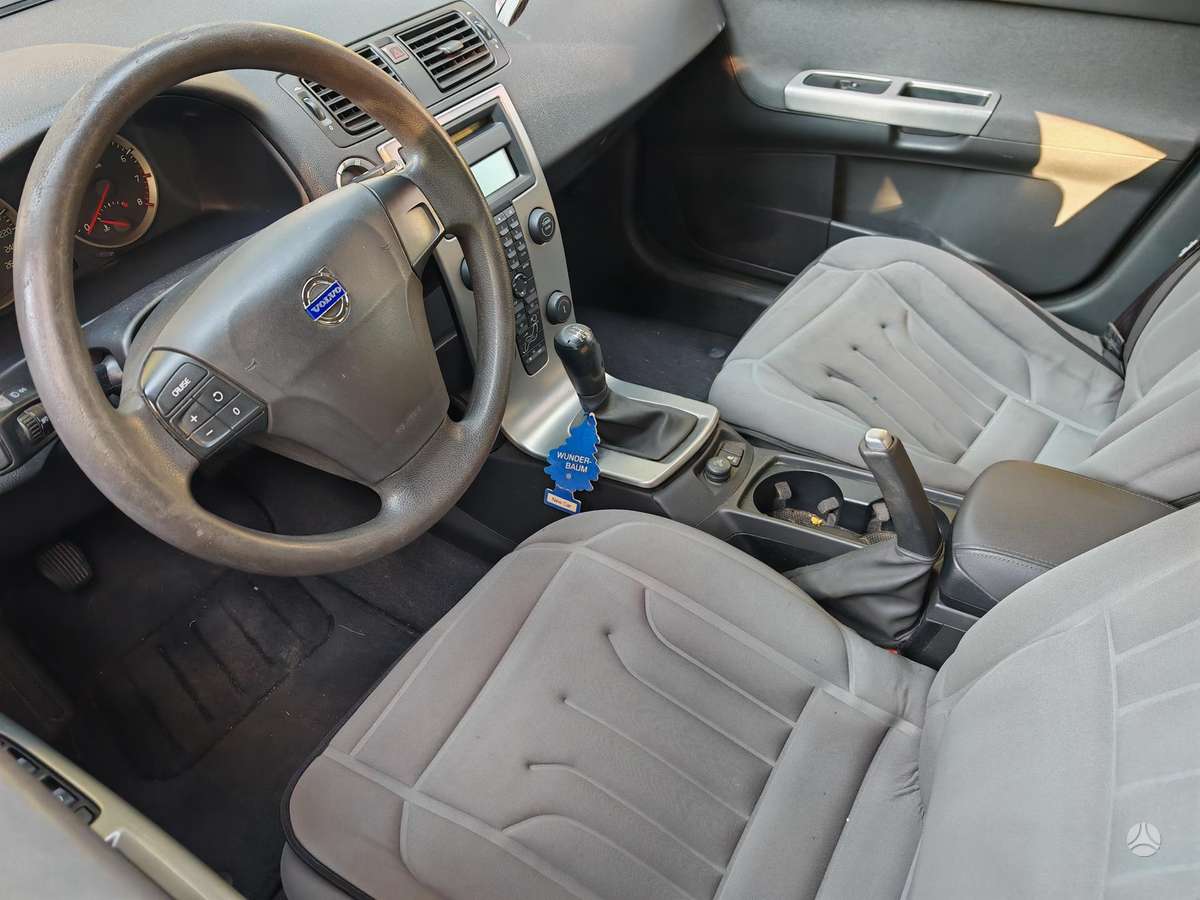 Volvo S40, 1.8 l., Седан