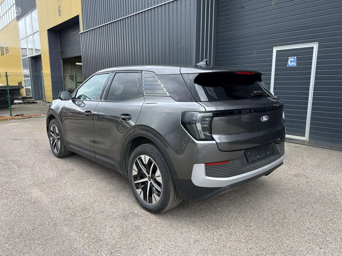 Ford Explorer, 77 kWh, off-road / crossover