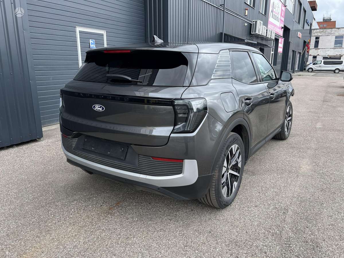 Ford Explorer, 77 kWh, off-road / crossover