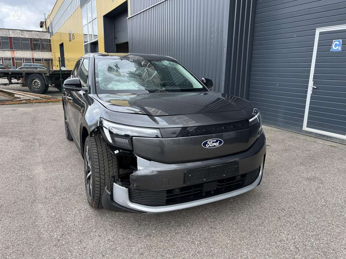 Ford Explorer, 77 kWh, off-road / crossover