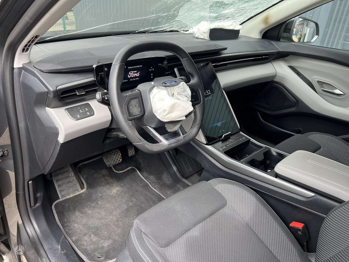 Ford Explorer, 77 kWh, off-road / crossover
