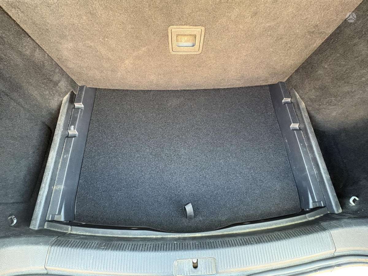 Volkswagen Golf - 10
