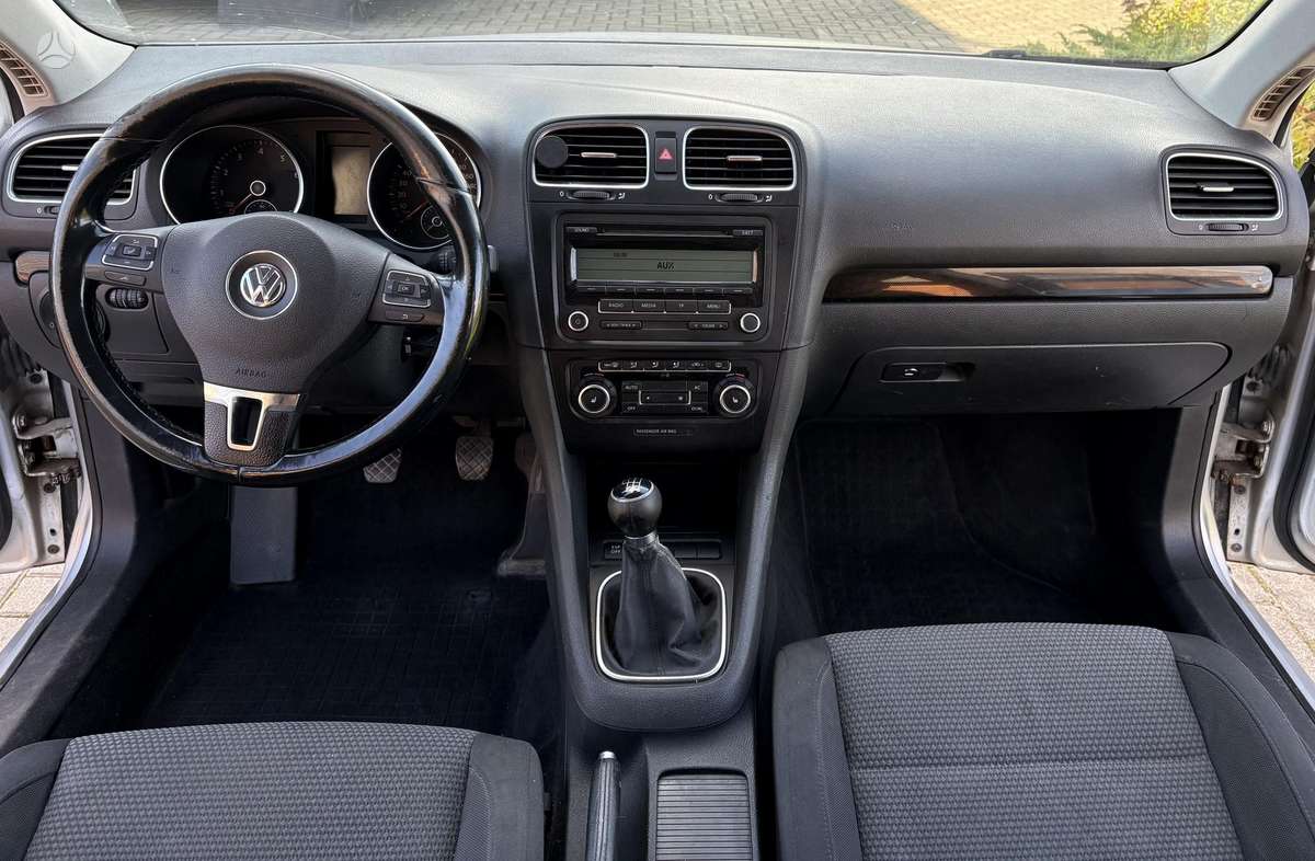 Volkswagen Golf - 12