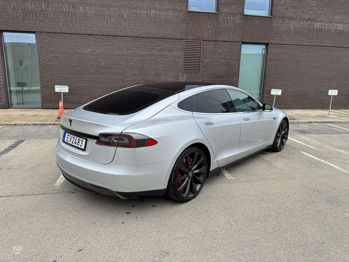 Tesla Model S, 85 кВт·ч, Хэтчбек