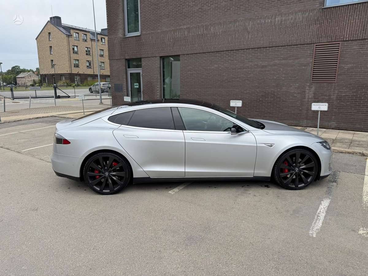 Tesla Model S, 85 кВт·ч, Хэтчбек