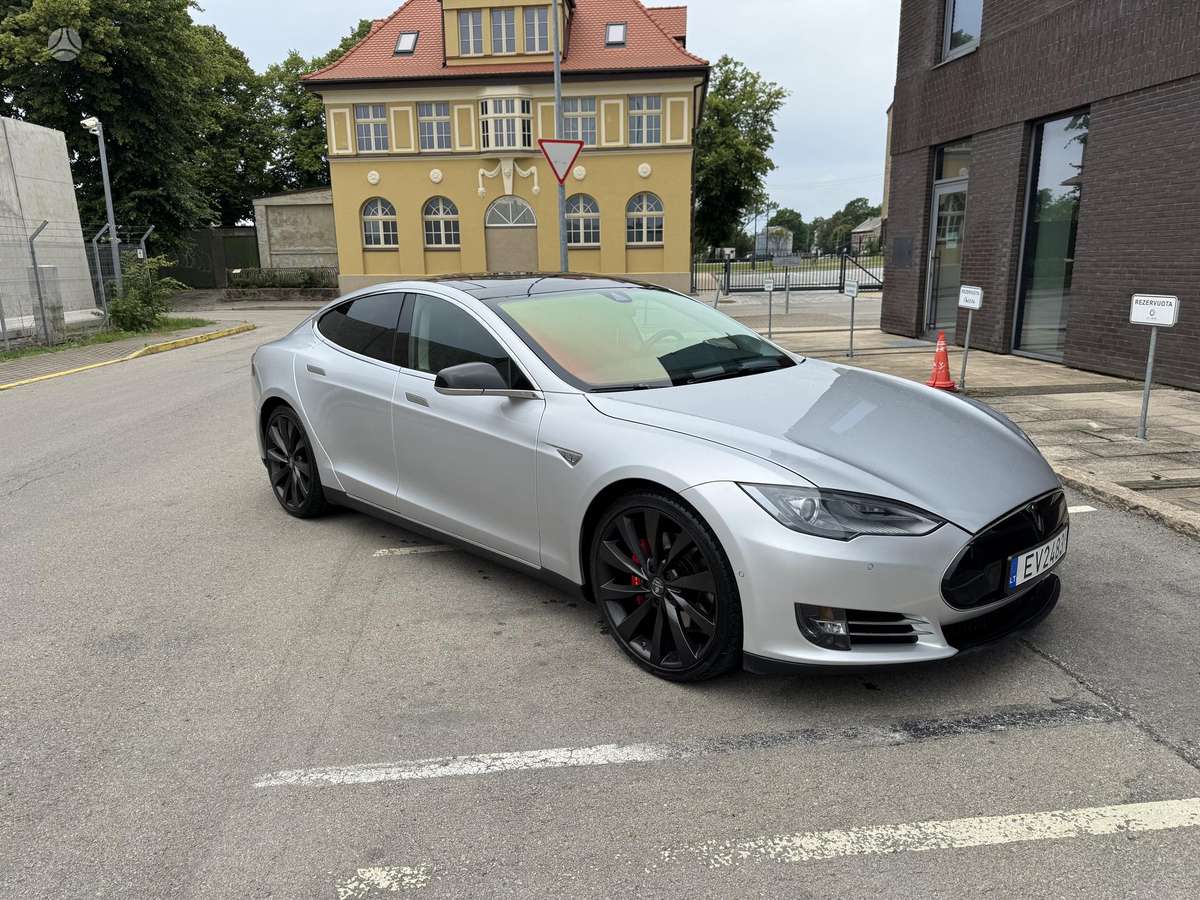 Tesla Model S, 85 кВт·ч, Хэтчбек