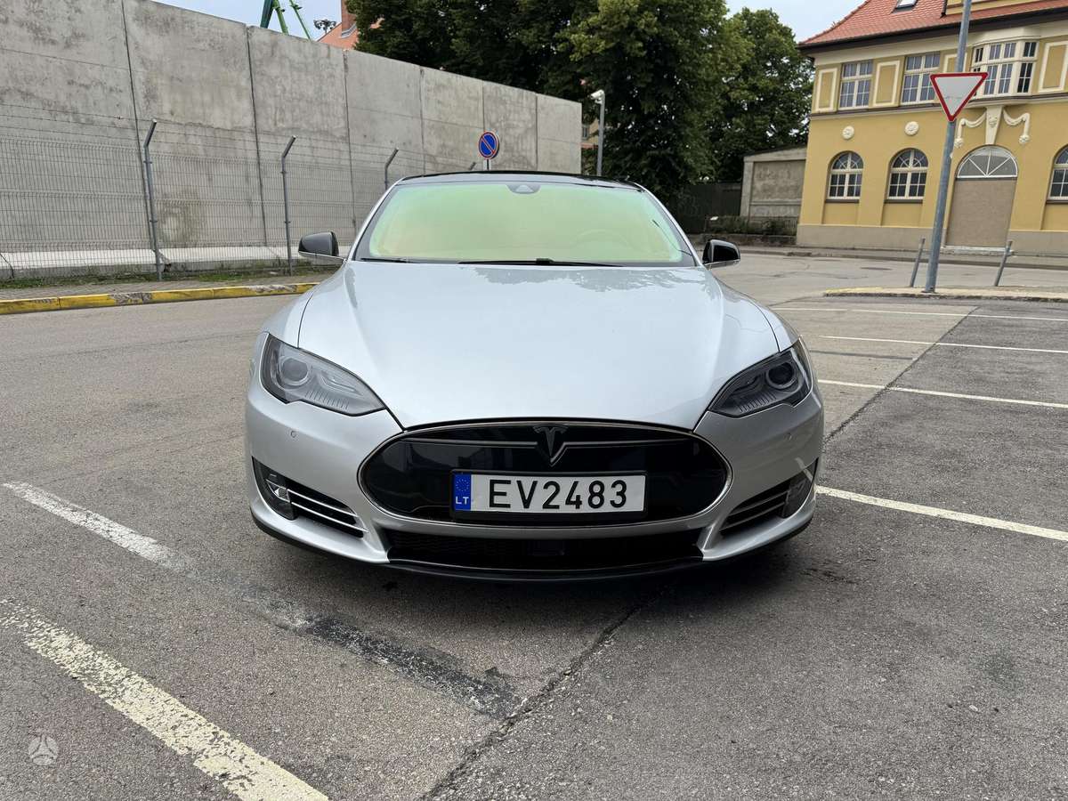 Tesla Model S, 85 kWh, hatchback