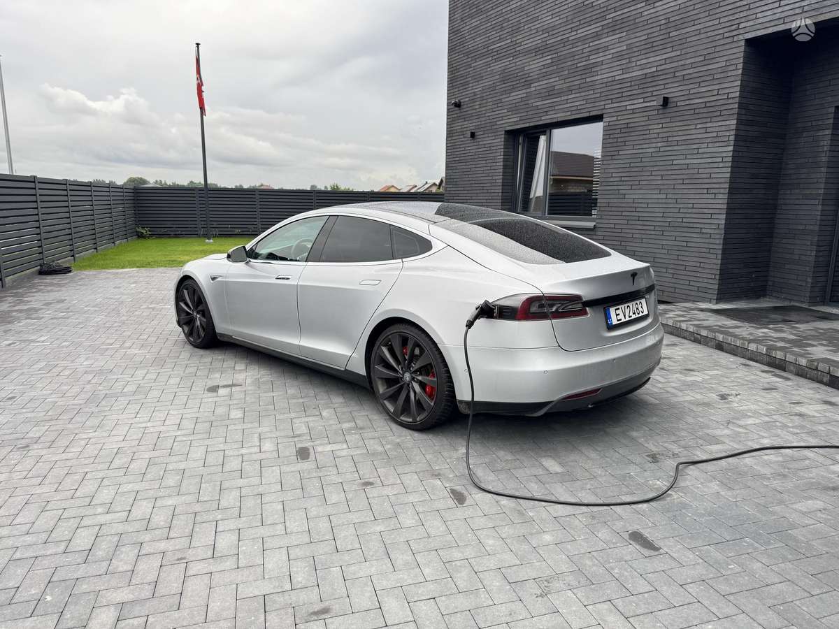 Tesla Model S, 85 kWh, hatchback
