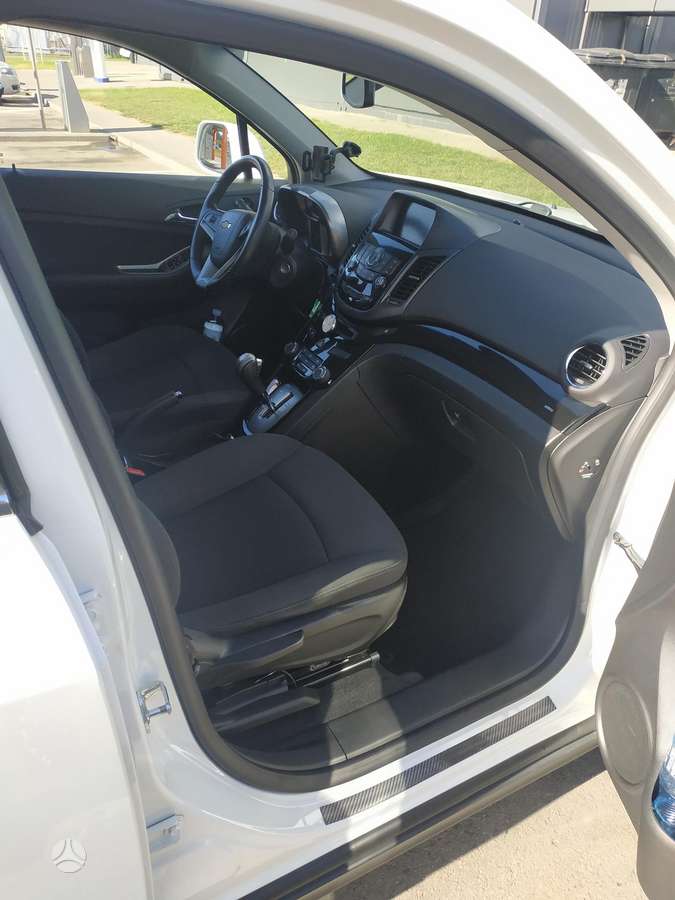 Chevrolet Orlando, 2.0 l., Минивэн