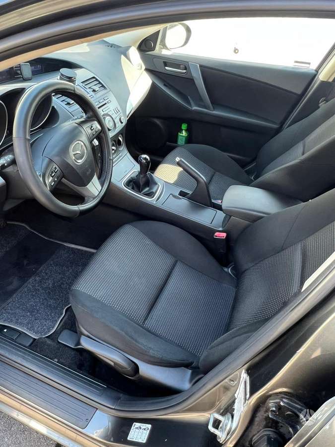 Mazda 3, 1.6 l., Хэтчбек