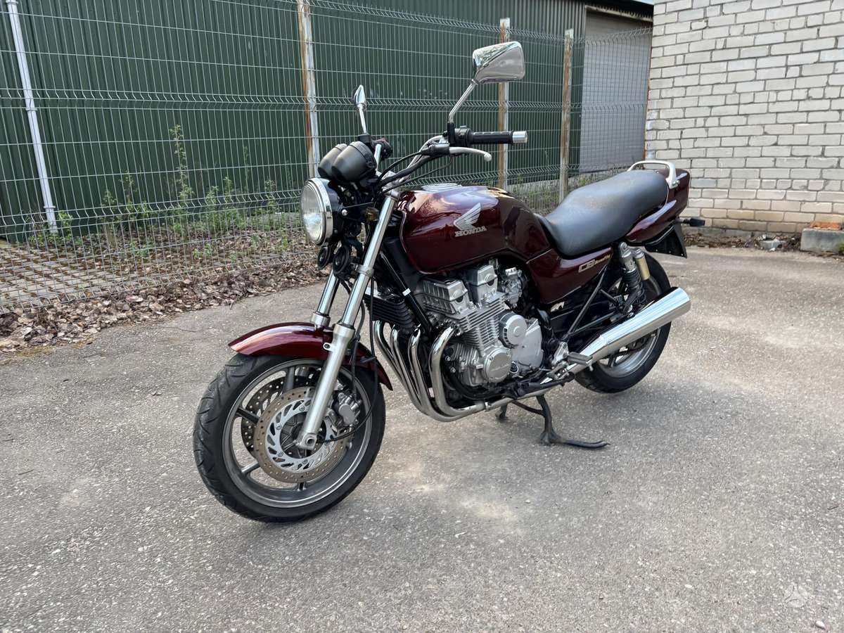 Honda CB 750cc, street / classic