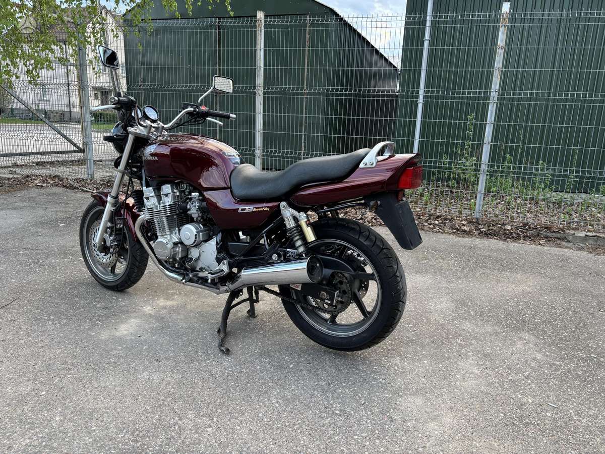 Honda CB 750cc, street / classic