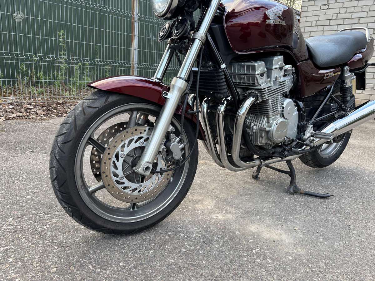 Honda CB 750cc, street / classic