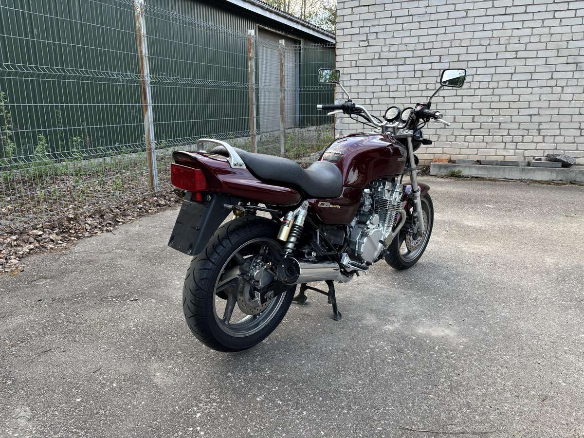 Honda CB 750cc, street / classic