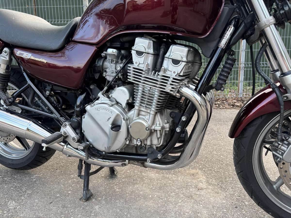 Honda CB 750cc, street / classic