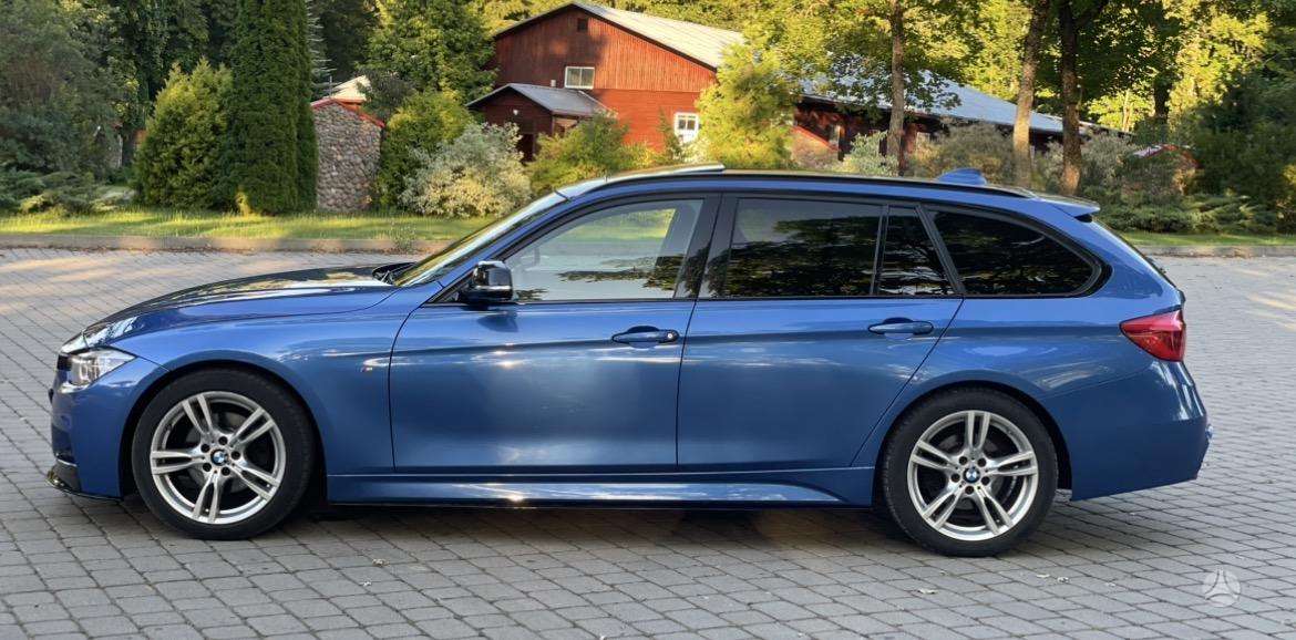 BMW 320, universalas