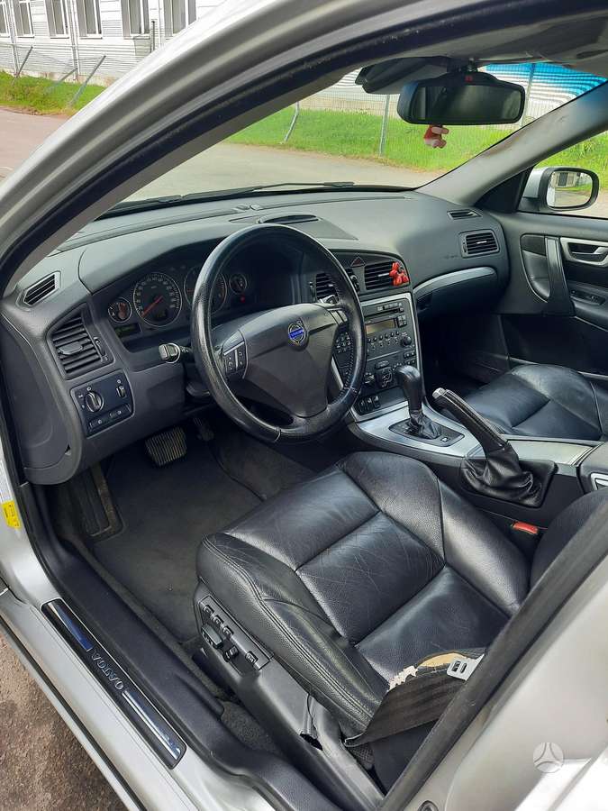 Volvo S60, 2.4 l., Седан