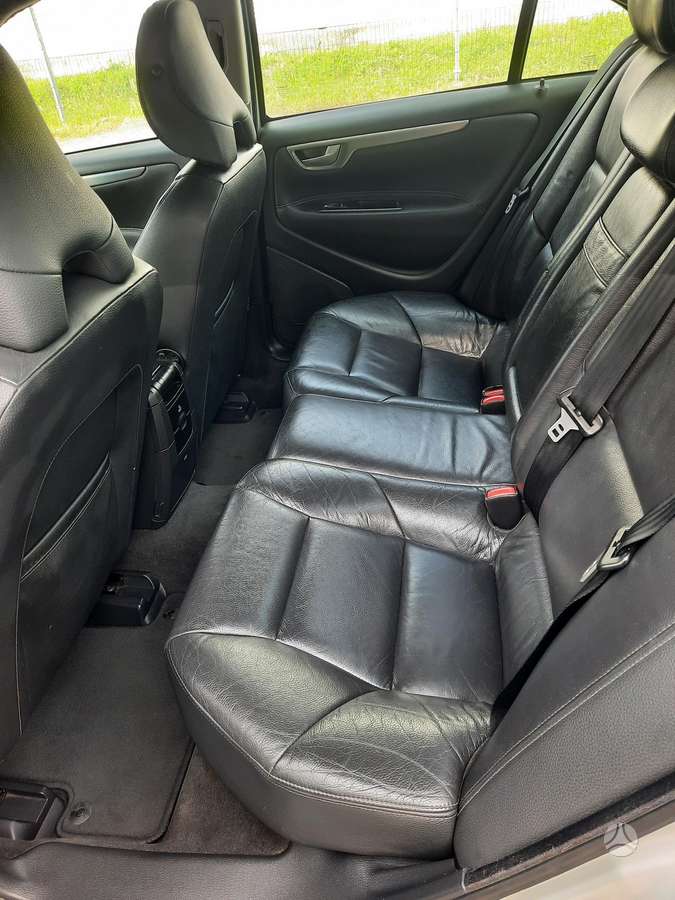 Volvo S60, 2.4 l., Седан