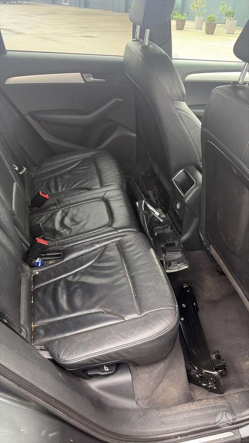 Audi Q5 dalimis. Metalynas rrr