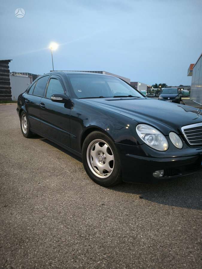 Mercedes-Benz E200, 2.2 l., Седан