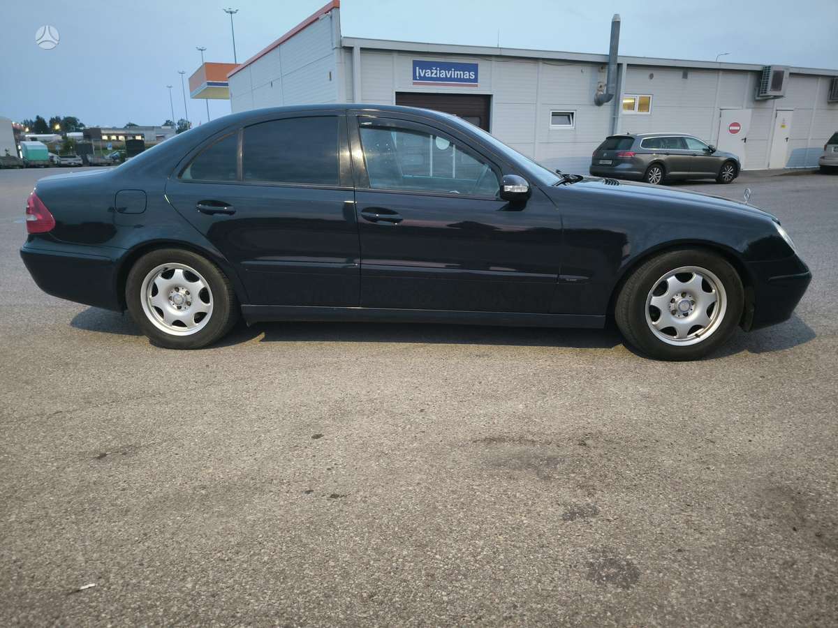 Mercedes-Benz E200, 2.2 l., Седан