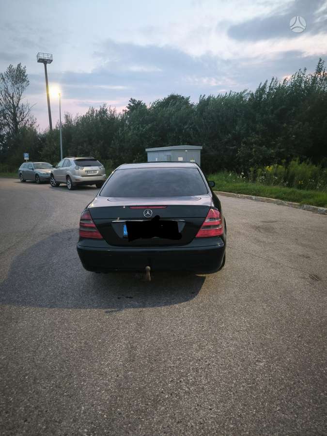 Mercedes-Benz E200, 2.2 l., Седан