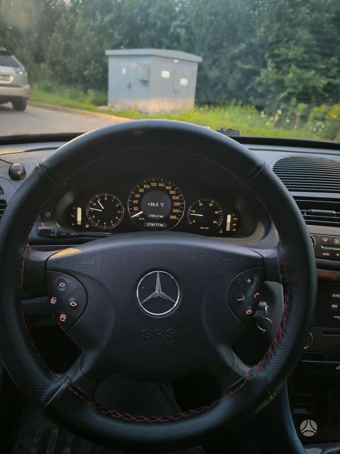 Mercedes-Benz E200, 2.2 l., Седан