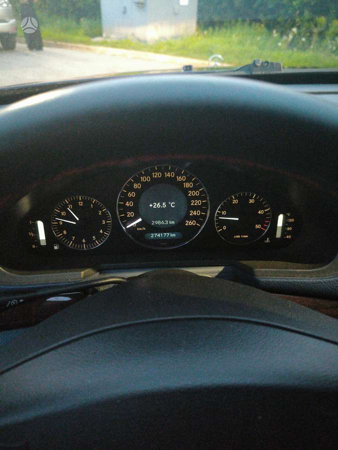 Mercedes-Benz E200, 2.2 l., Седан