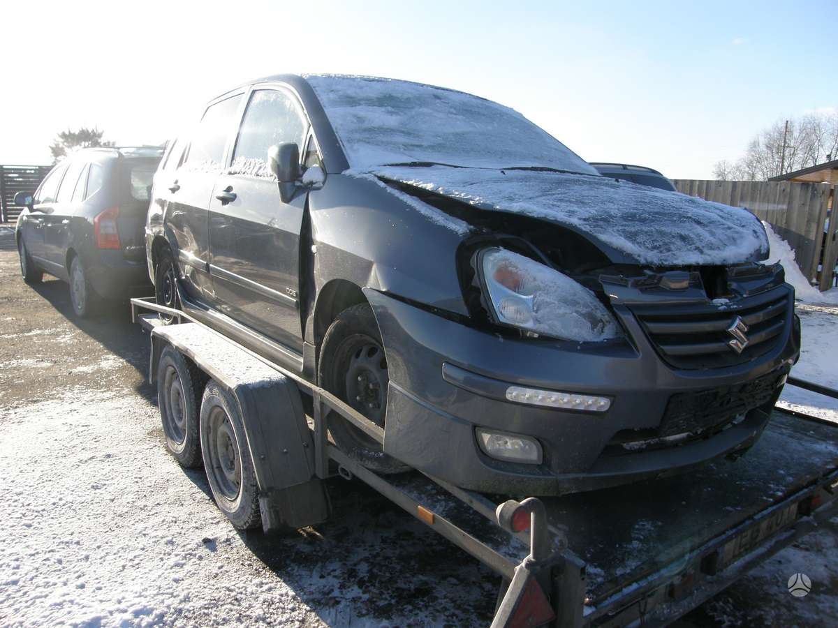 Suzuki Liana