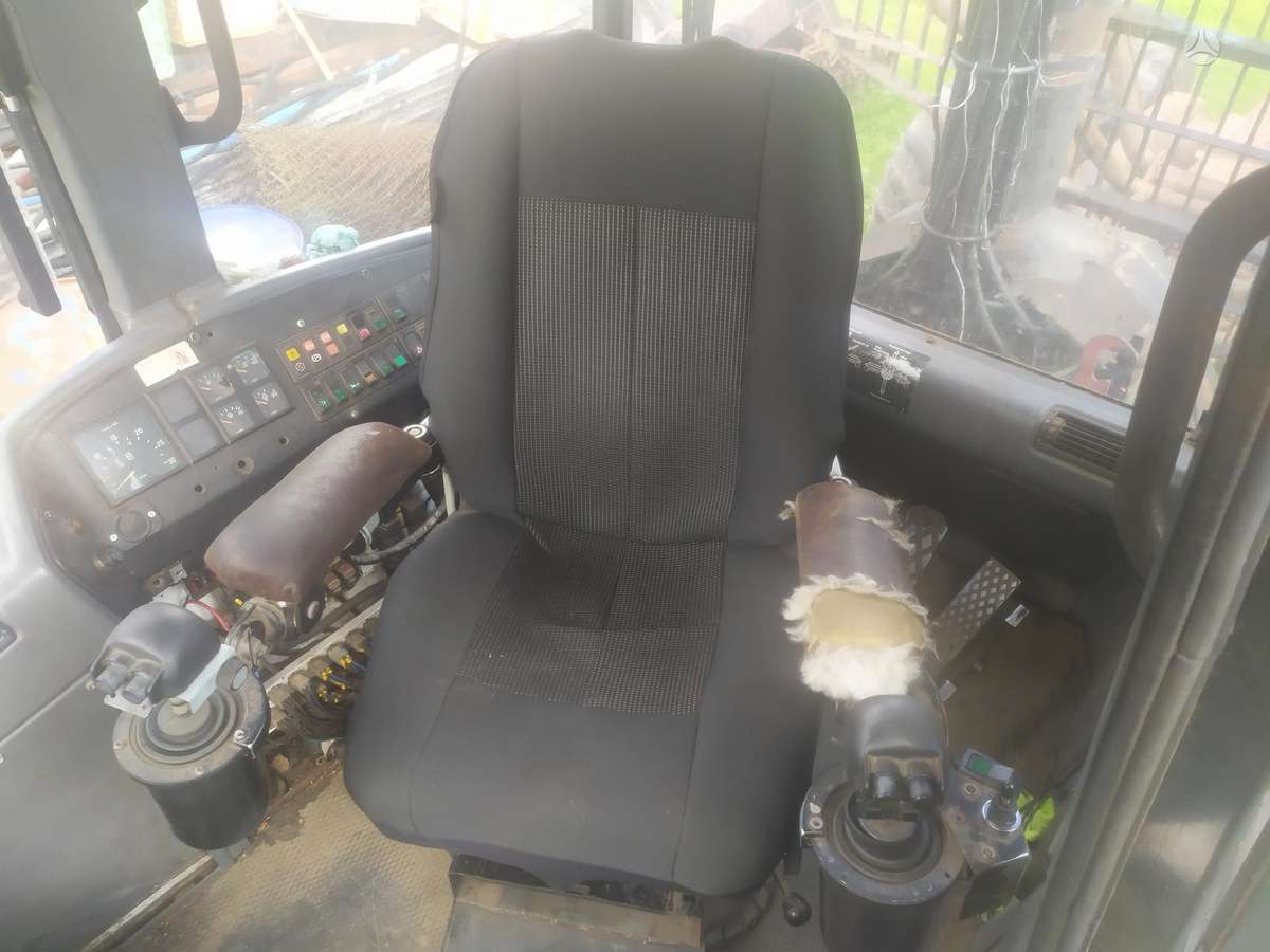 Valmet 820, medvežės