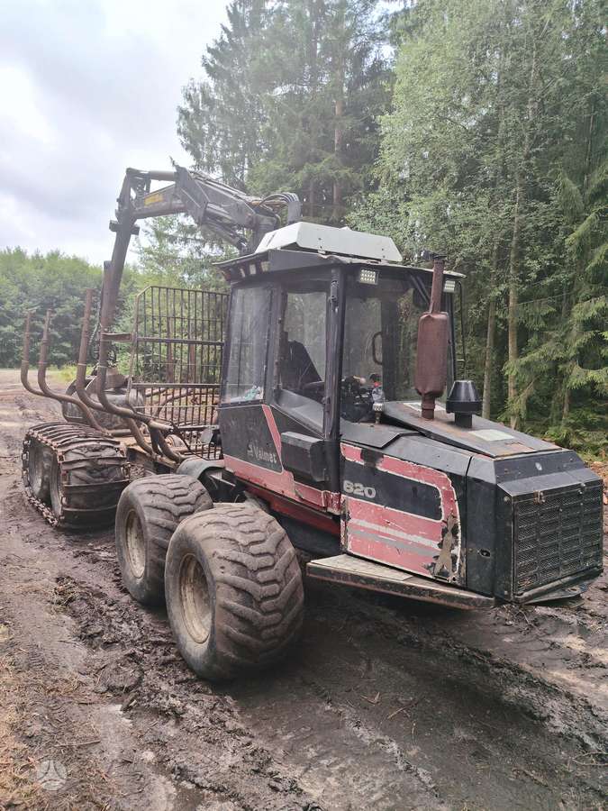 Valmet 820, forwarders