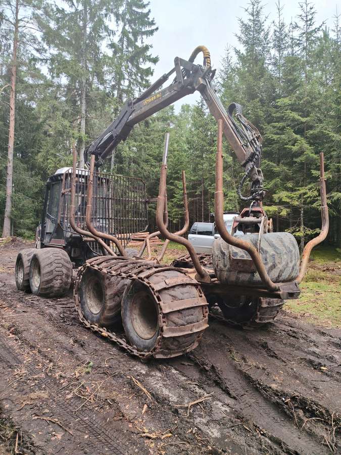 Valmet 820, forwarders