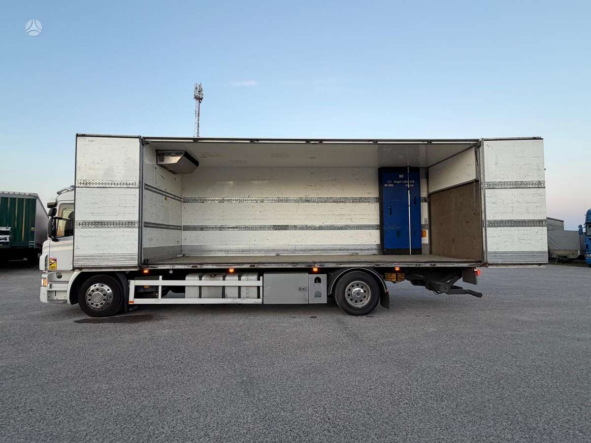 Scania P320, šaldytuvai