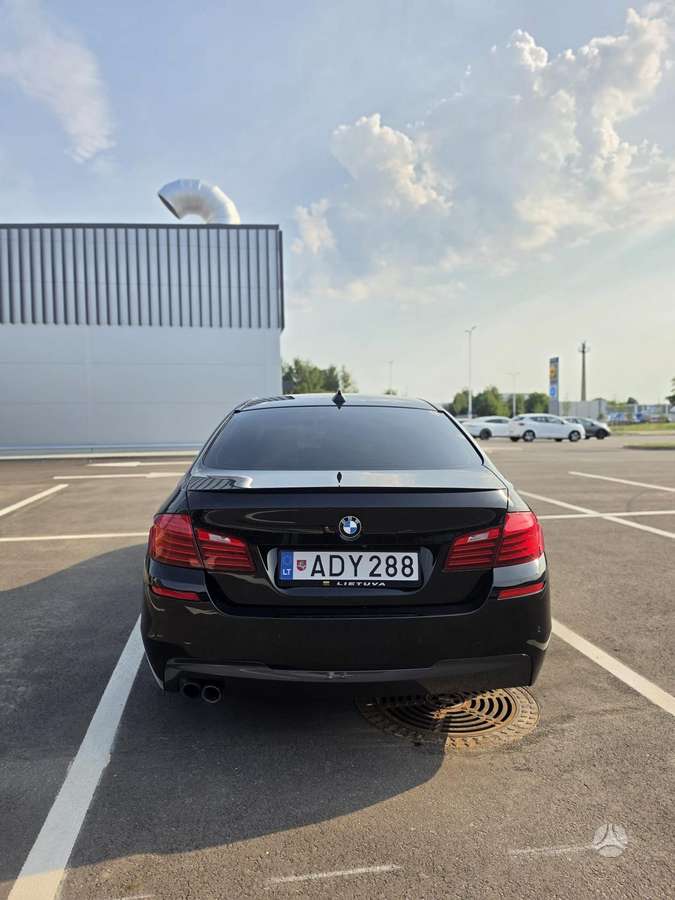 BMW 528, 2.0 l., Седан