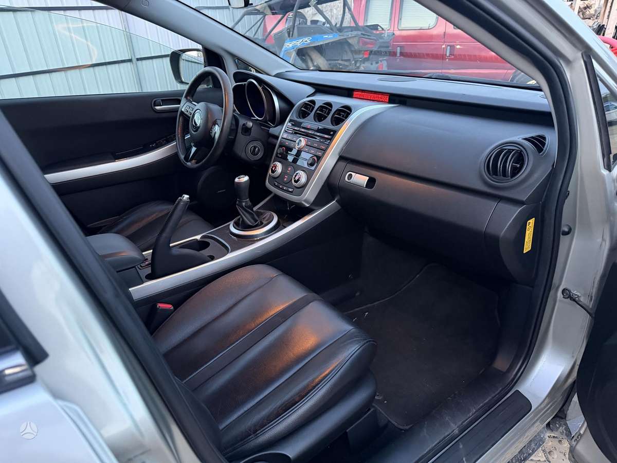 Mazda CX-7, 2.3 l., off-road / crossover