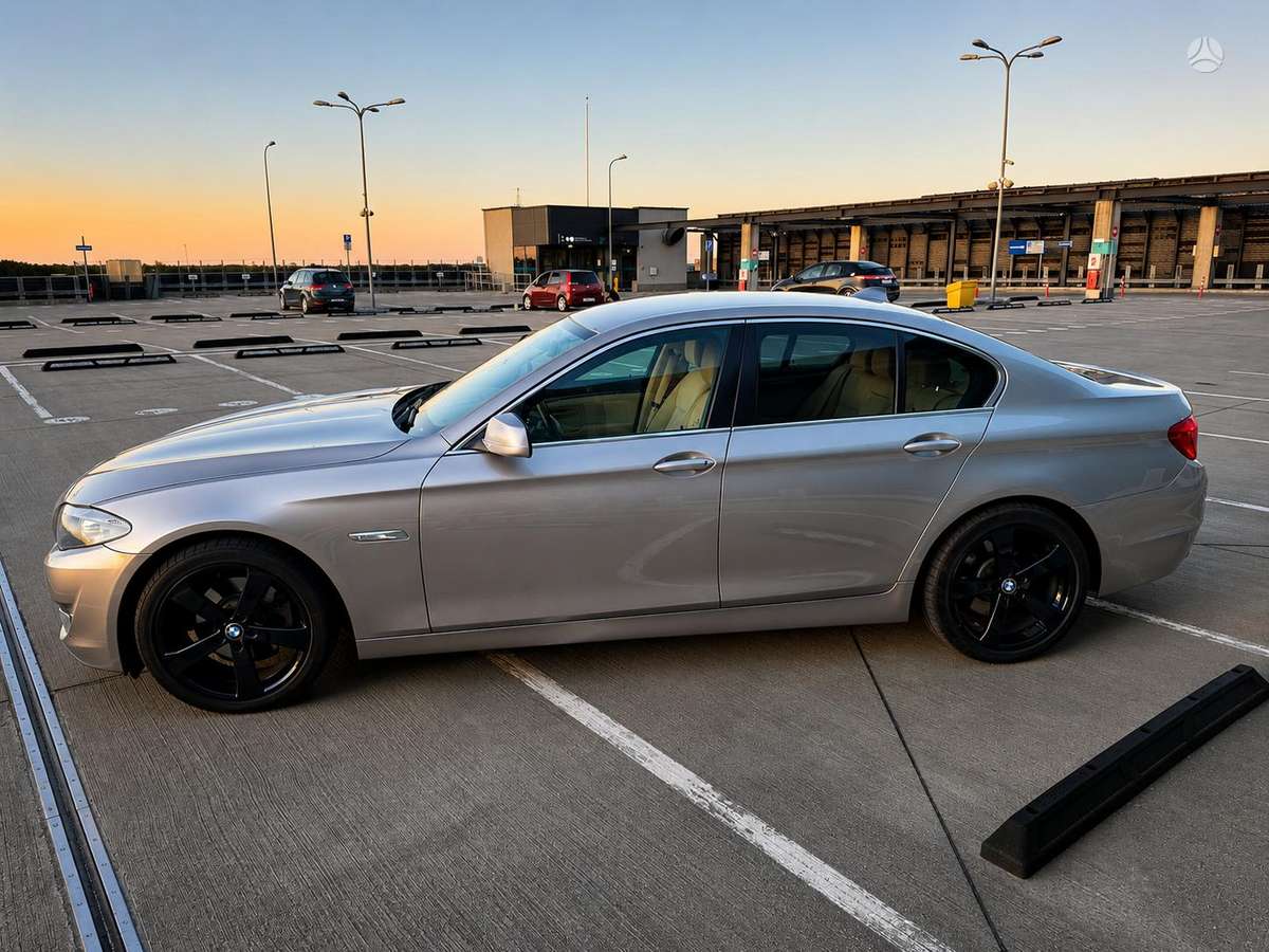 BMW 520, 2.0 l., Седан