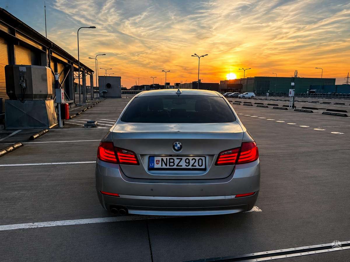 BMW 520, 2.0 l., Седан