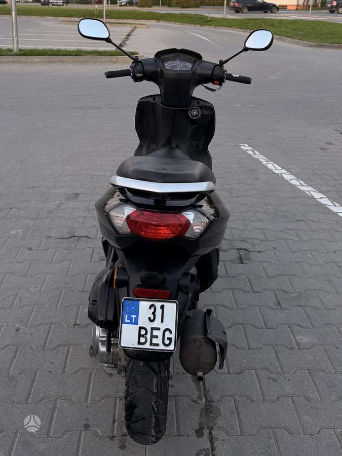 Peugeot Kisbee 49cc, scooters / mopeds